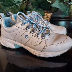 ROCKPORT women's 6.5 white DMXMAX sneakers